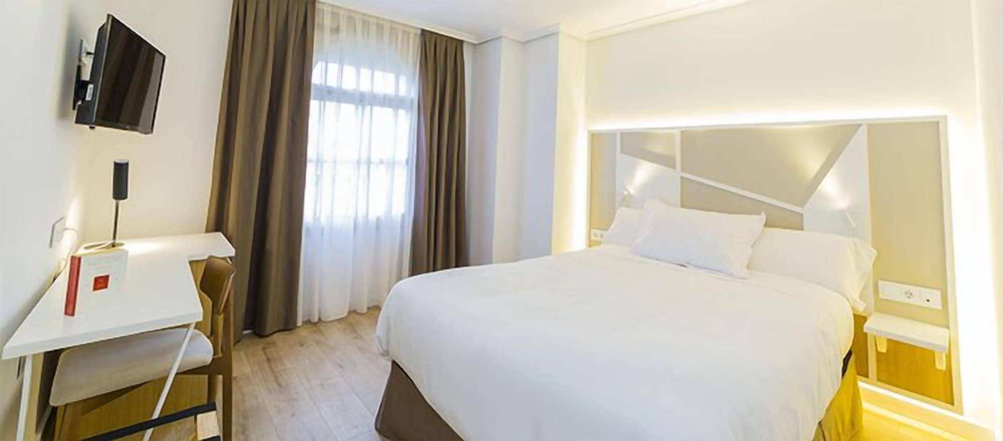 קאסאס איבנייס Hospedium Hotel Canitas Maite Gastronomico מראה חיצוני תמונה